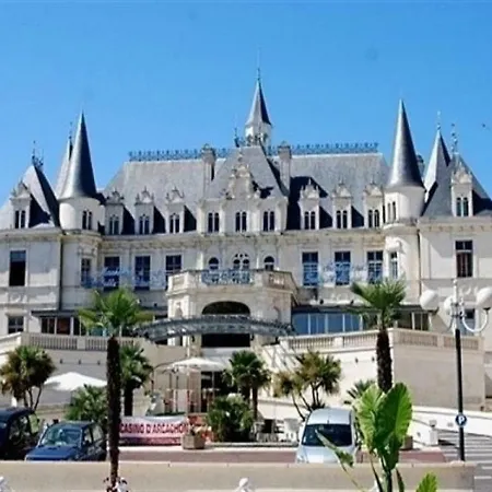 - A Deux Pas De La Plage - Beau T2 Traversant Avec Terrasse, Balcon Et Parking Individuel Securise * Arcachon
