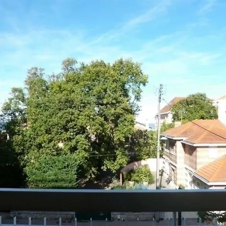 - A Deux Pas De La Plage - Beau T2 Traversant Avec Terrasse, Balcon Et Parking Individuel Securise Daire Arcachon