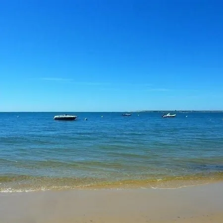 - A Deux Pas De La Plage - Beau T2 Traversant Avec Terrasse, Balcon Et Parking Individuel Securise Daire *